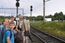 На станции ждём электричку, чтобы добраться в село Нюхча.