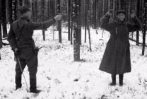 в карельских лесах...русский разведчик за минуту до смерти улыбается... в карельских лесах...русский разведчик за минуту до смерти улыбается...